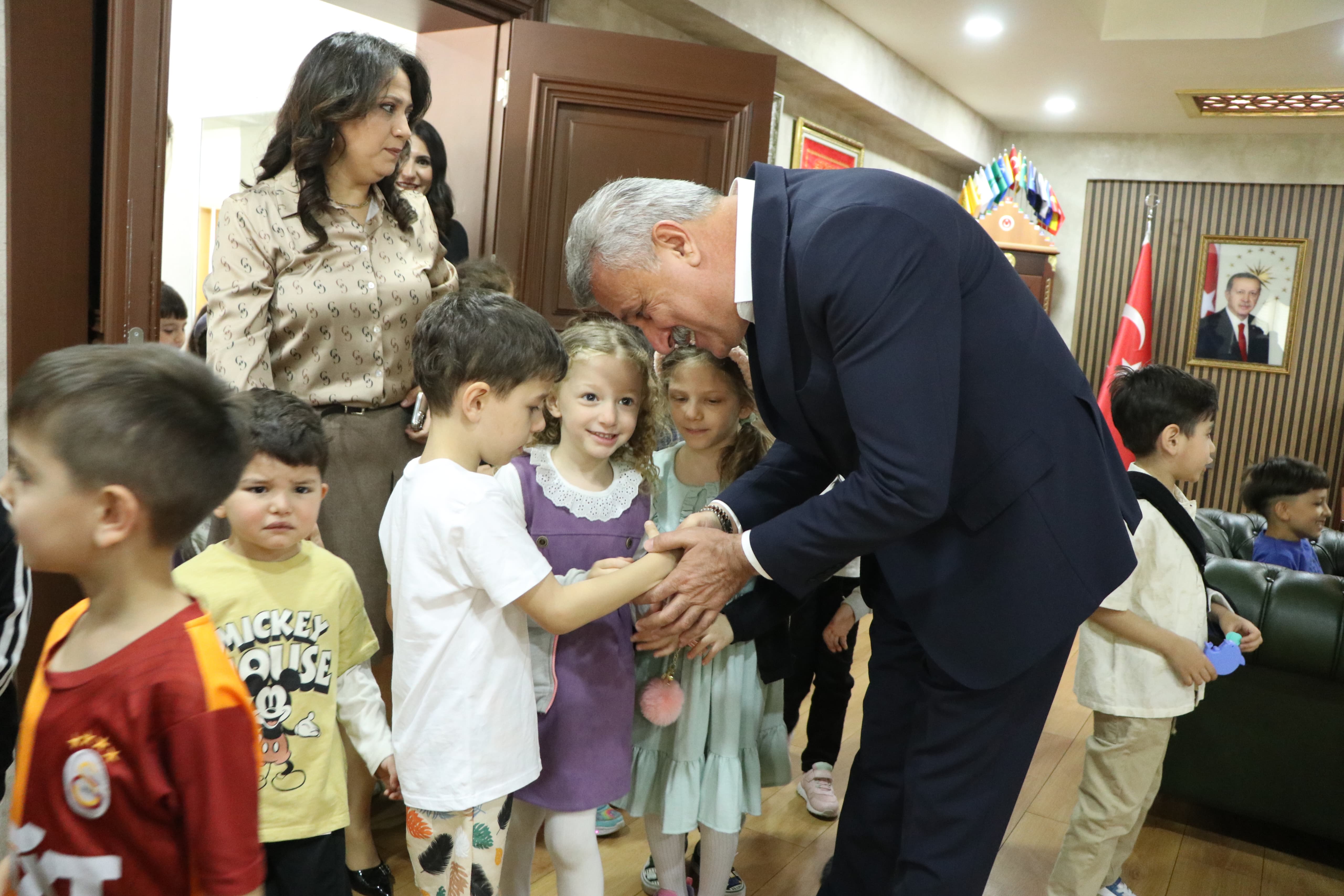 bahceseh-r-kolej-anaokulu-ogrenc-ler-beled-yem-ze-renk-katti